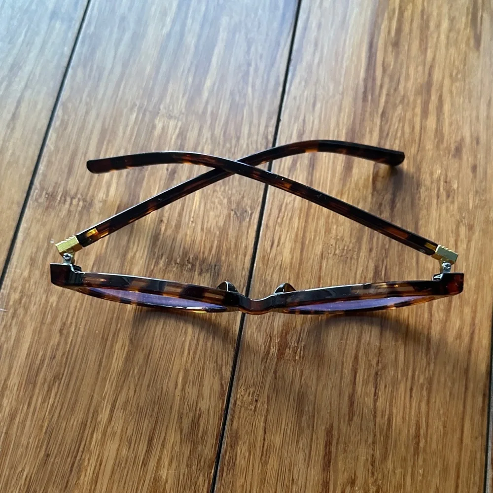 Tortoise Shell Women's Glasses - Picture 2 of 3